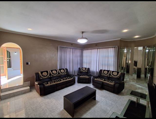 5 BEDROOM FREESTANDING FOR SALE IN MANZIL PARK